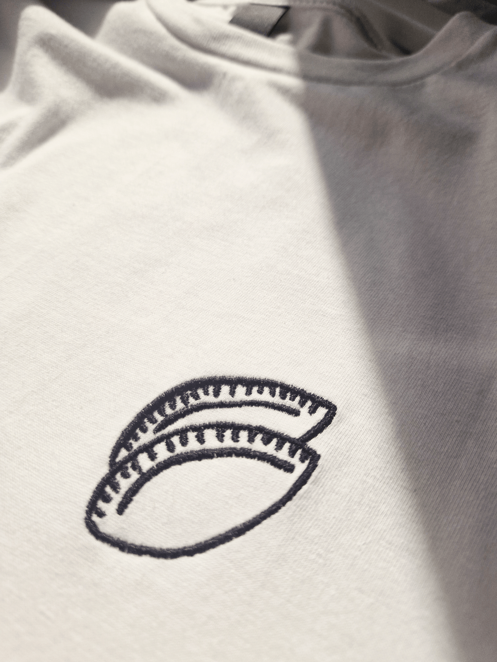 Empanada Embroidery – Unisex T-shirt