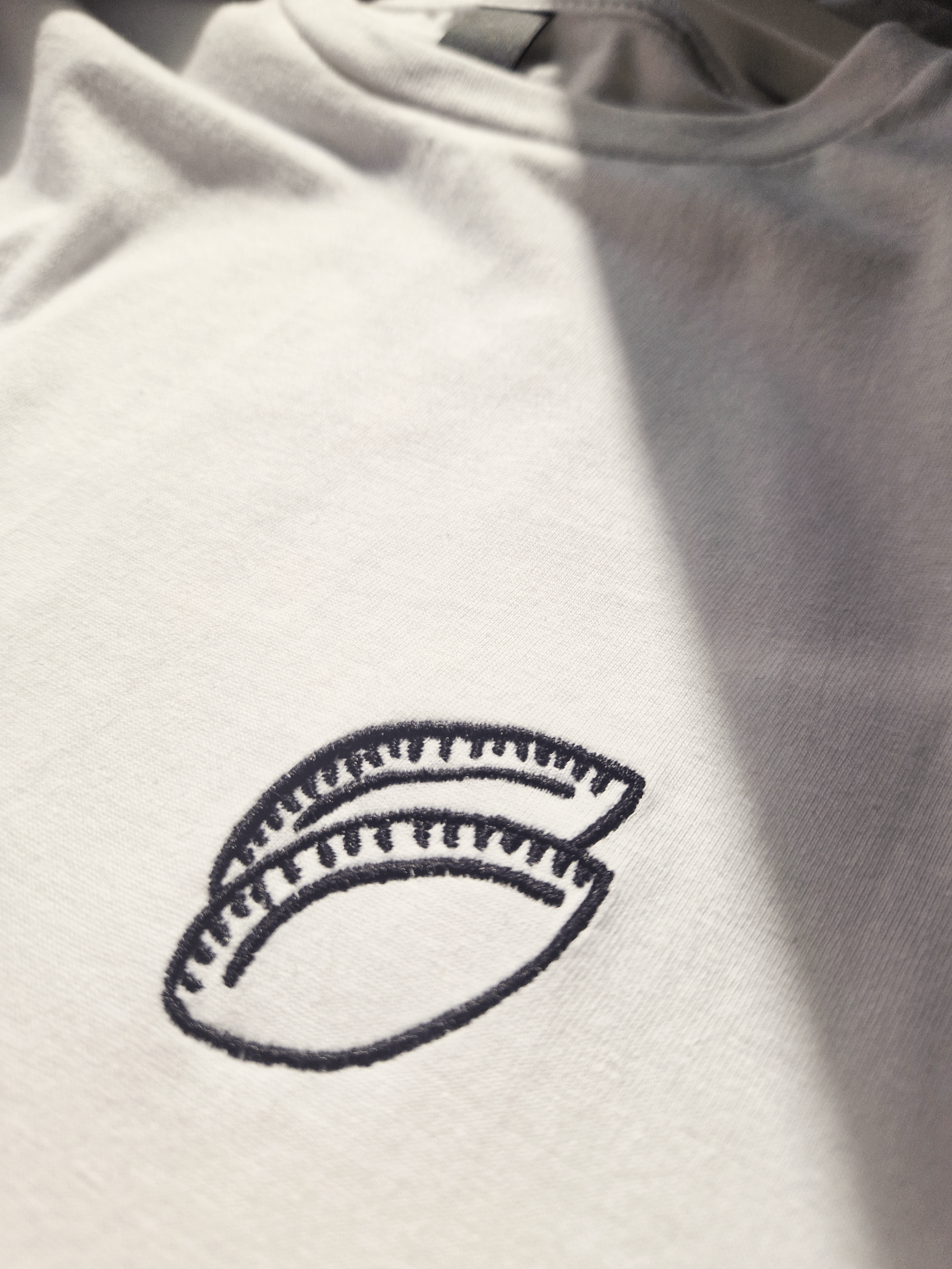 Empanada Embroidery – Unisex T-shirt