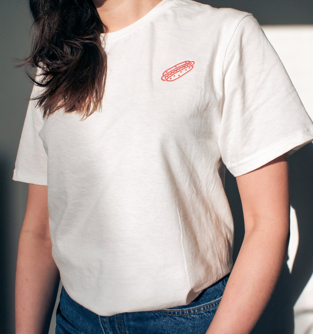 Hot Dog Embroidery (orange) – Unisex T-shirt